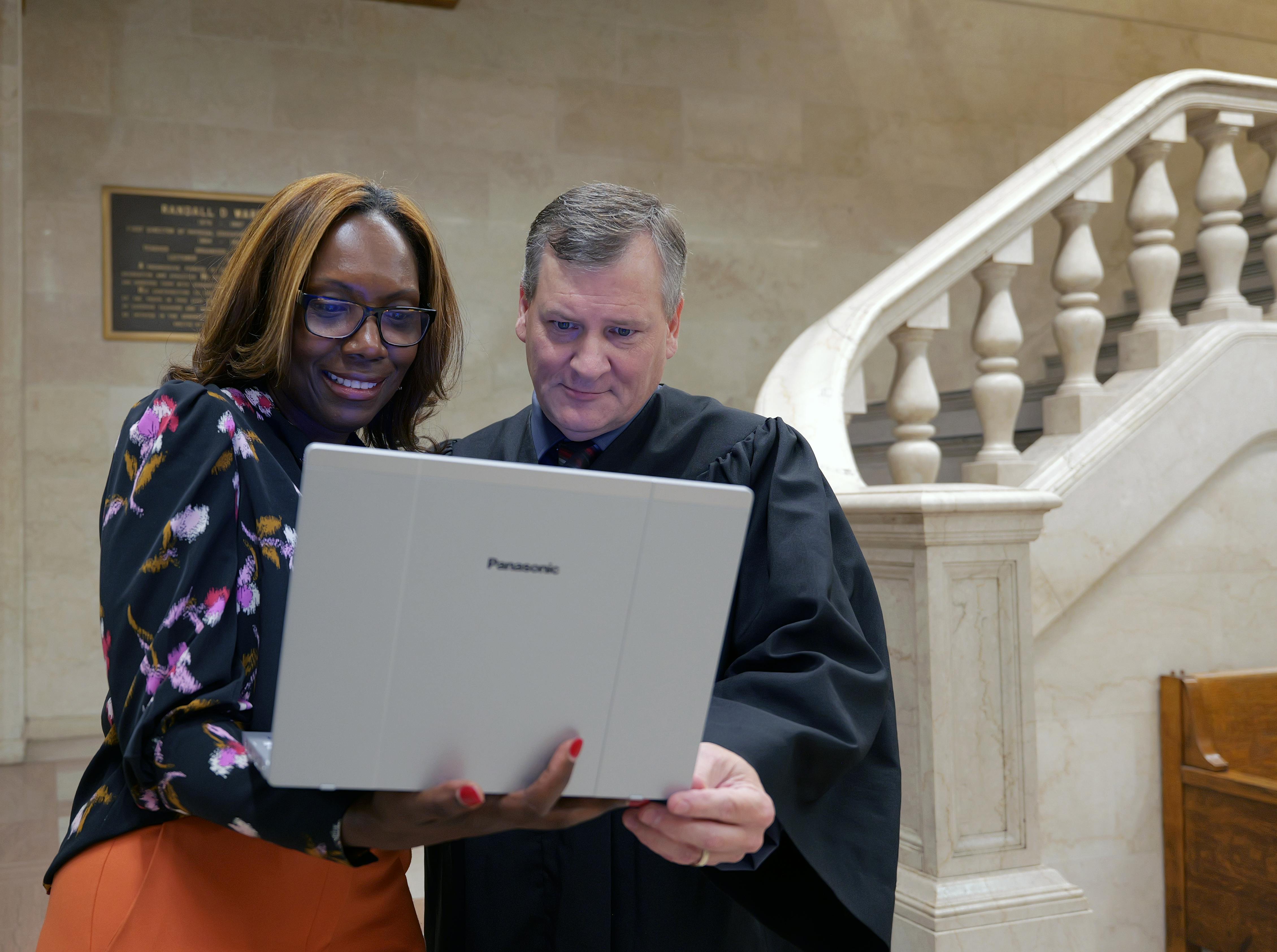 Panasonic Connect Let&rsquo;s note FV4