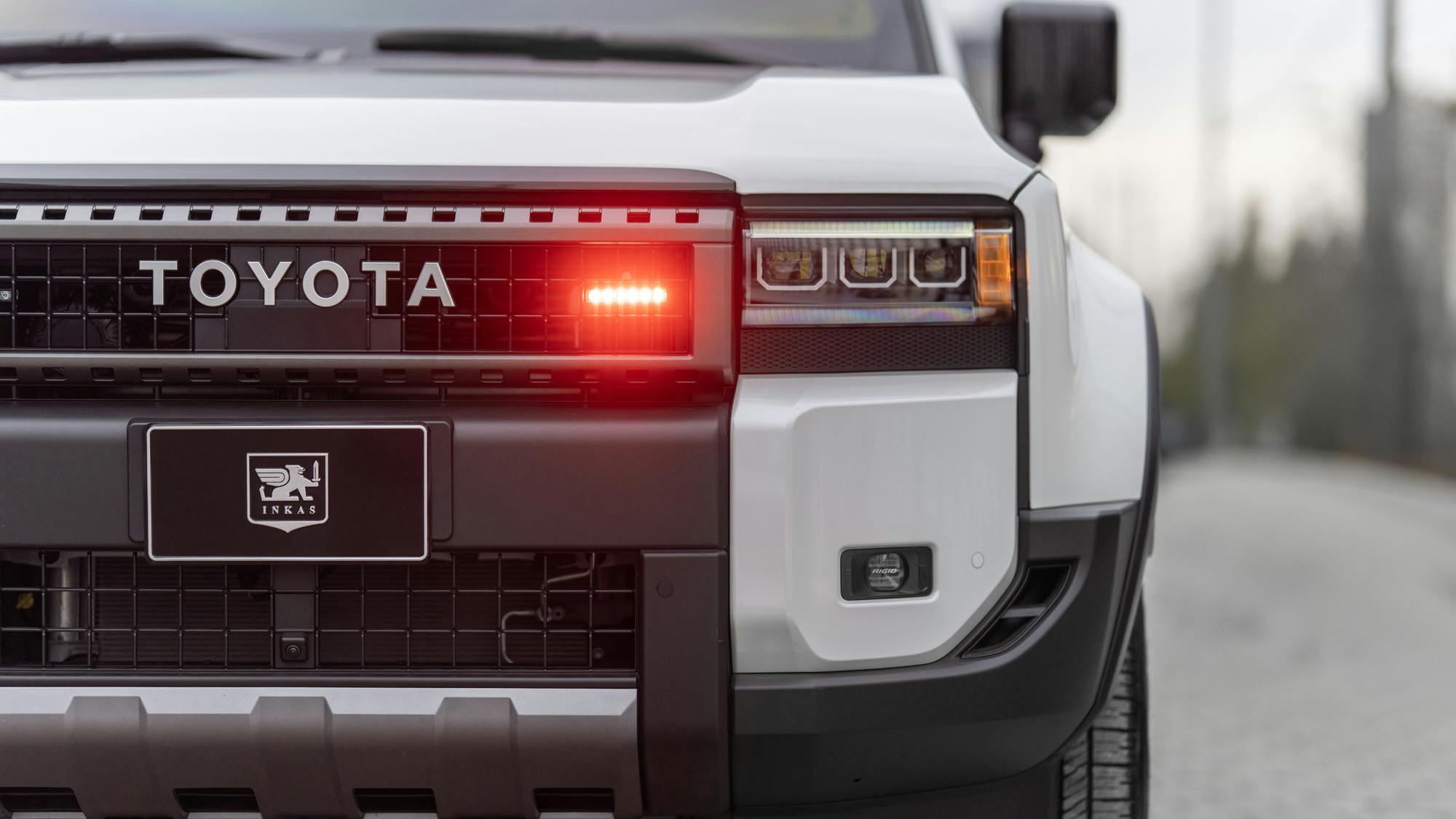 67dc78fb5c6d8ffdd7ca3a83 Inkasarmoredtoyotalandcruiser25019