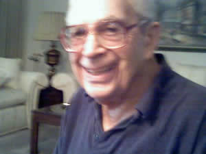 A family photo shows Murray Kagen, founder of Maxwell Alarm Screen Manufacturing and Maxwell Sign and Decal Division.