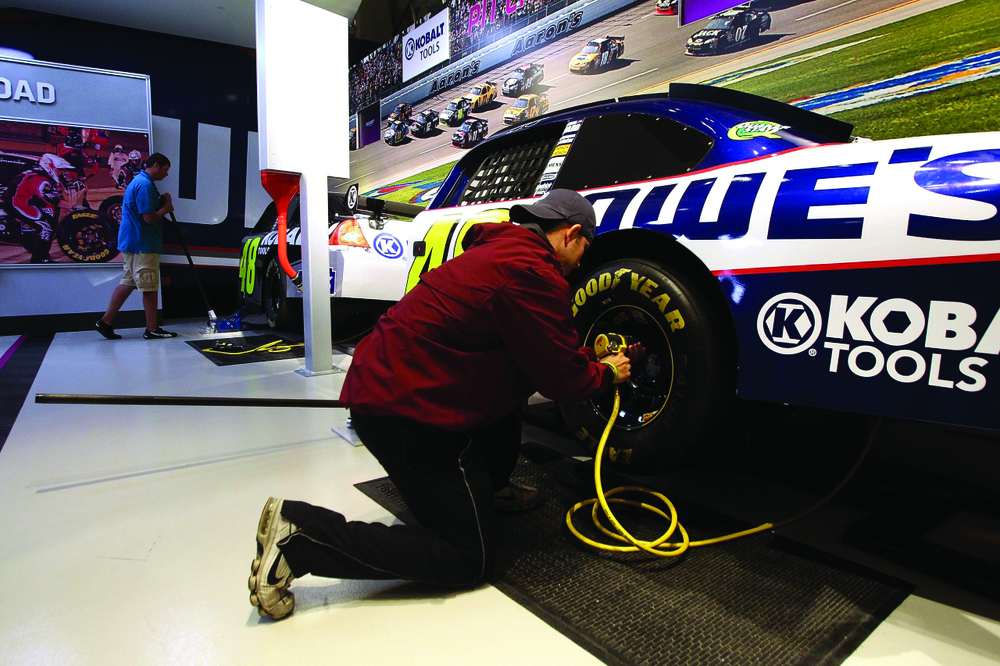 1275941890raceweekpitchallenge 10256153