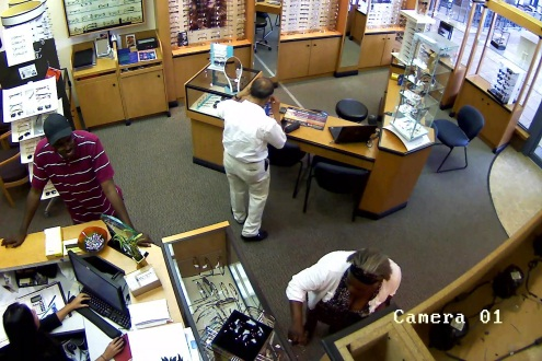 This photo shows a MobileCamViewer feed capturing a theft in action.