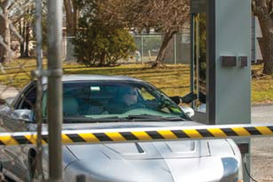 Iris On The Move 11203178