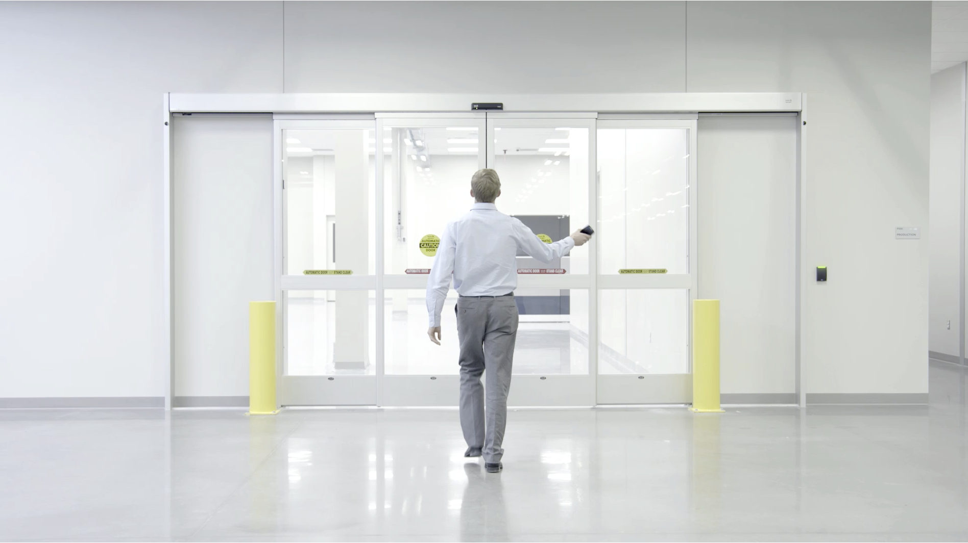 Using a smartphone and Bluetooth technology, a user can access a door while on the move and at a distance.