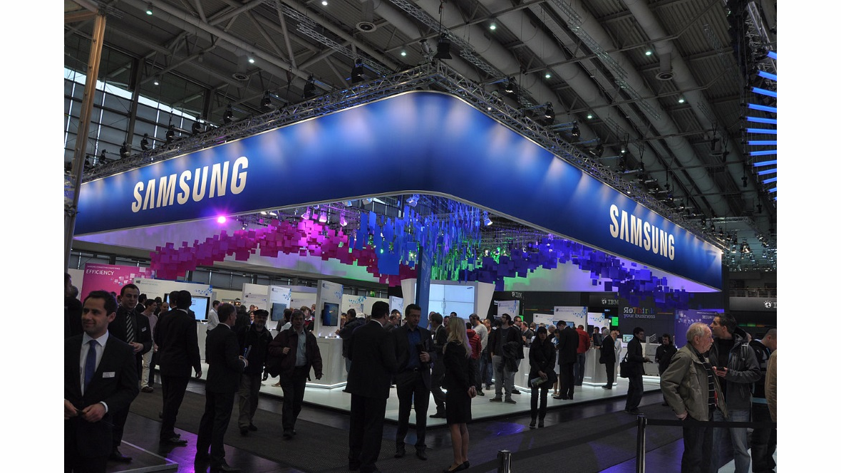 Samsung announced last week that it has agreed to sell its controlling stake in Samsung Techwin to Hanwha Group.