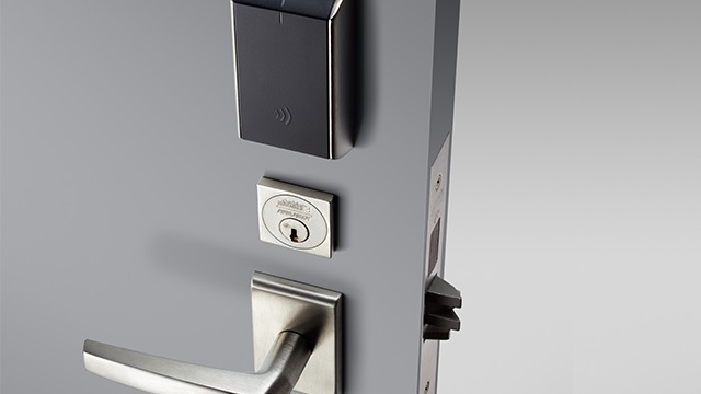 CR IN120 103 glam 640x360 550add3e1e67e