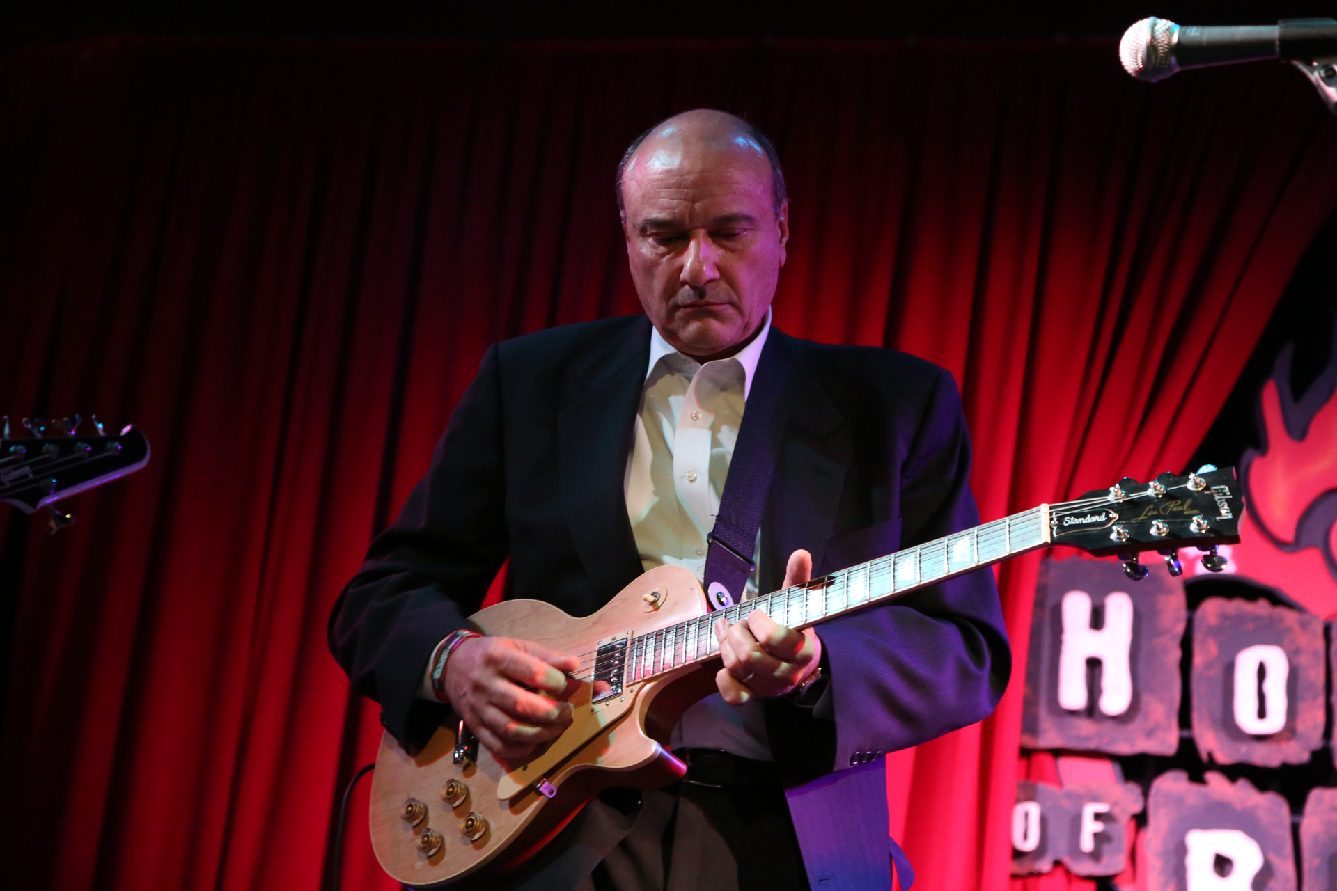 Frank De Fina was just as at home rockin' out at Chicago's House of Blues as he was in the C-Suite at several of the security industry's top companies.