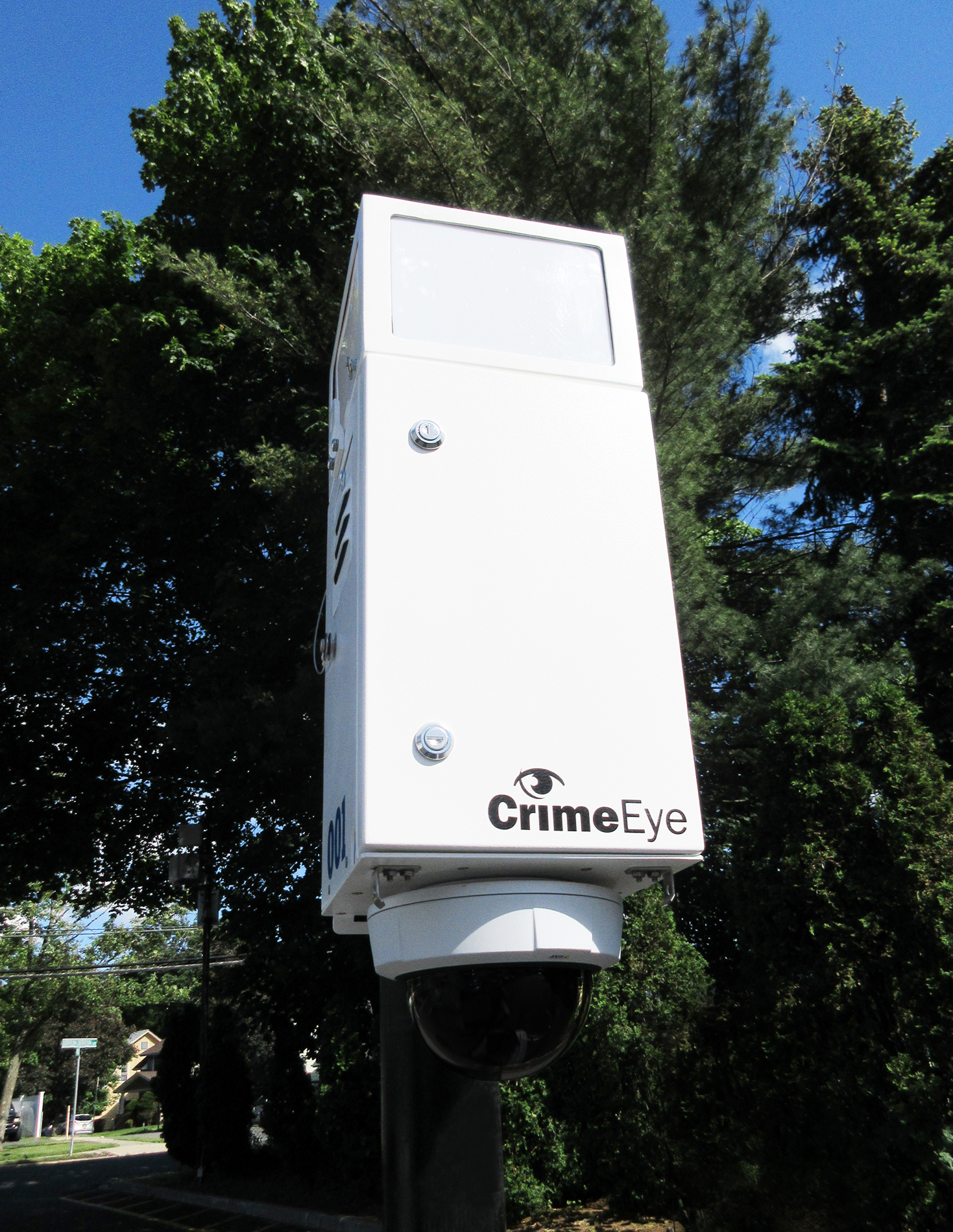 The CrimeEye-RD-2 now features an optional Axis Q3708-PVE fixed-dome camera with multiple sensors, resulting in a 180-degree panoramic view.