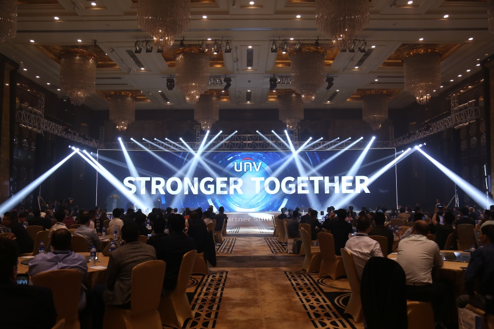 Uniview held its first global partner summit during the CPSE Security Show in Shenzhen on October 30, 2017.