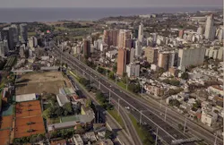 Milestone XProtect video management software receives and distributes data from all of Vicente López's security tools, ensuring that information helps city officials make better-informed decisions . Milestone XProtect video management software receives and distributes data from all of Vicente López's security tools, ensuring that information helps city officials make better-informed decisions .