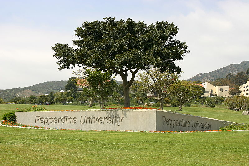 800px Pepperdine University Malibu Canyon Entrance Gate 5b33ba02d6b5b
