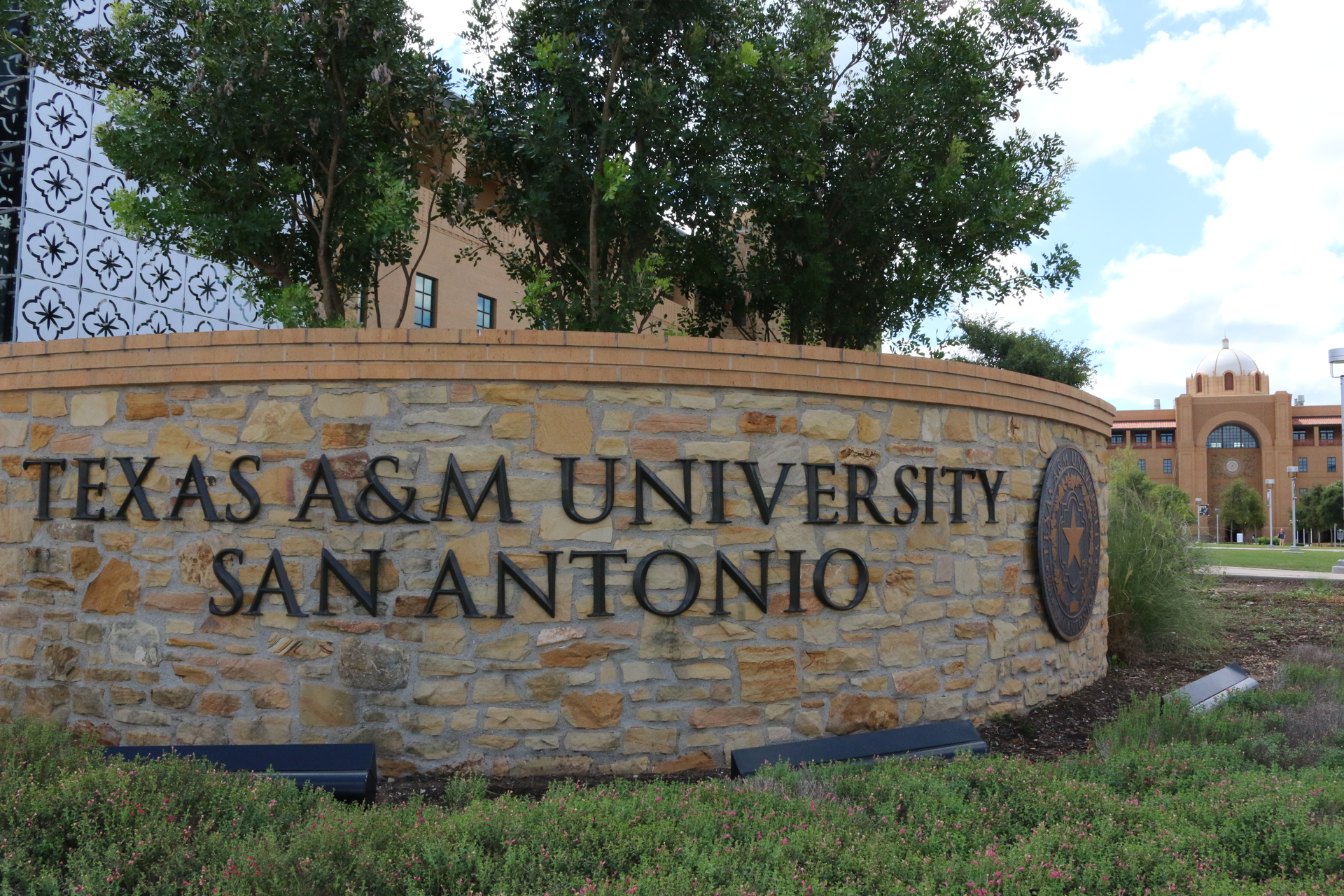 Texas A&M University-San Antonio (A&M-SA) has become the first university in the world to deploy an Indoor Positioning Solution across its entire campus for the purpose of providing the safest possible environment.