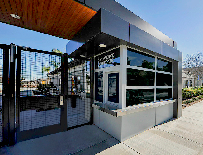 B.I.G.&rsquo;s exclusive commercial steel framed and top hung transaction windows are backed by a 30-year warranty on the roller track system. The dual-pane insulating glass throughout is tinted and has a Low-E coating.