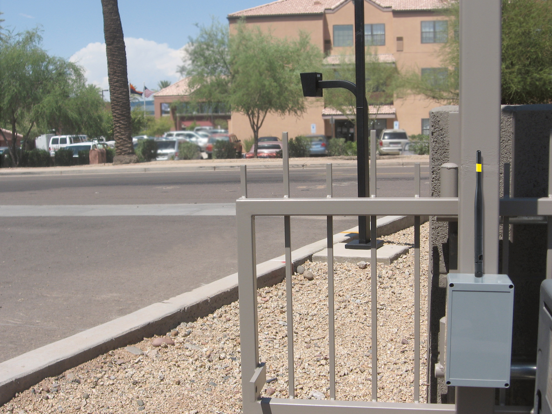 The most common wireless connection methods use either 900MHz (lower frequency) or 2.4 GHz (higher frequency) signals. When comparing them, there are the key differences that must be considered before choosing one for a particular application.