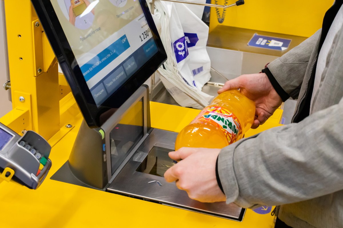 Retailers are increasingly turning to AI-powered solutions, like those offered by Everseen, to help curb shrink in their stores.