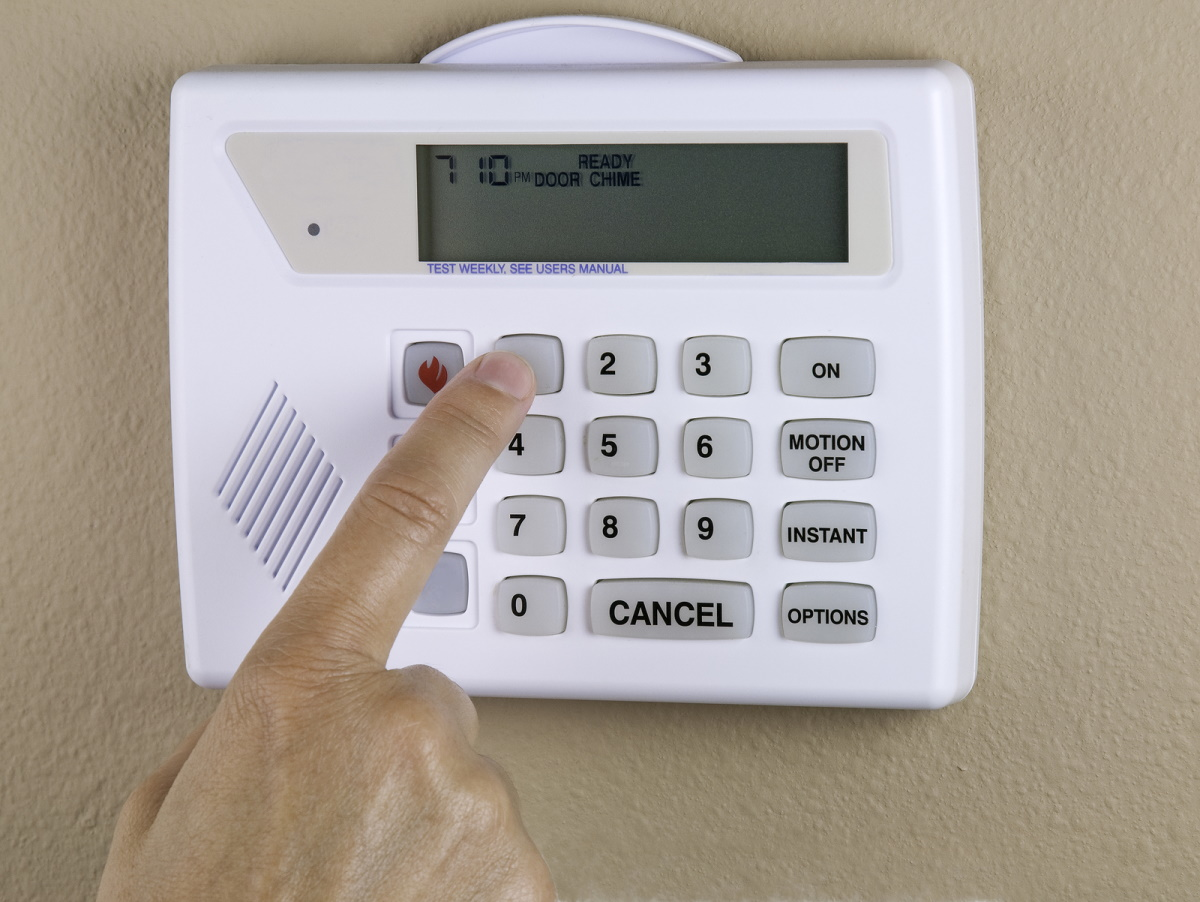 According to a new report from Parks Associates, total professional monitoring revenue for the residential security sector in the U.S. will top $15 billion in 2020 with smart home services accounting for just over $1 billion.