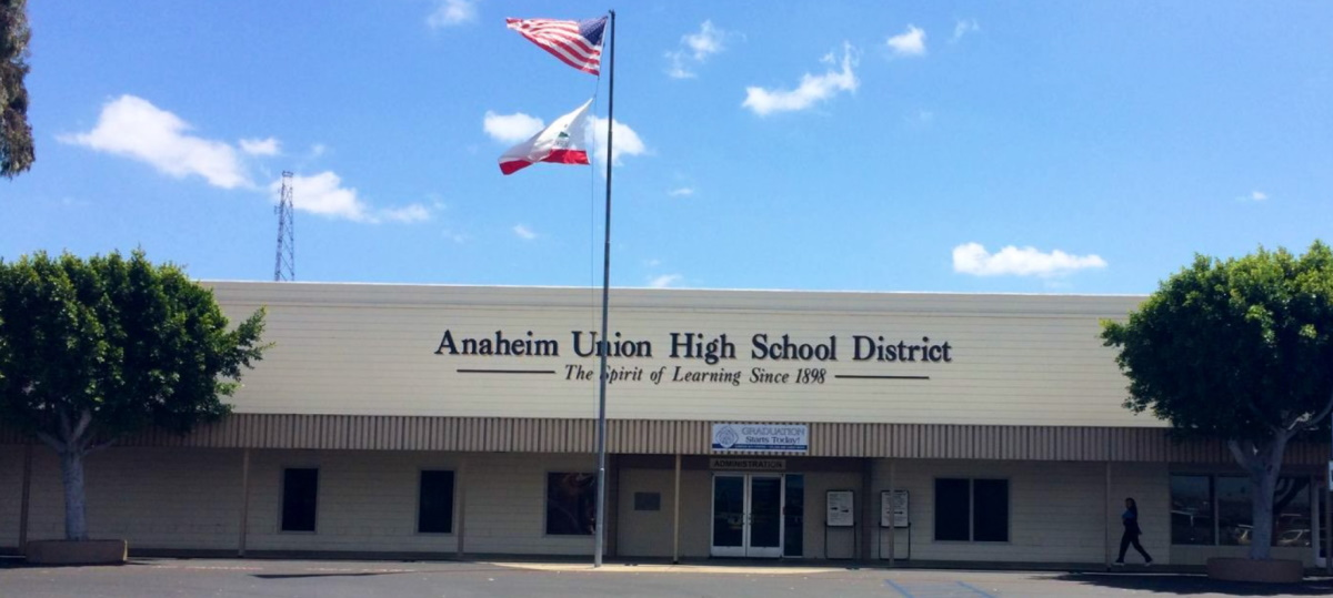 Anaheim Union High School District (AUHSD), one of the largest school districts in California, has strengthened its security infrastructure with a district-wide solution that includes 1,250 Hanwha Techwin Q series cameras across 20 different locations.