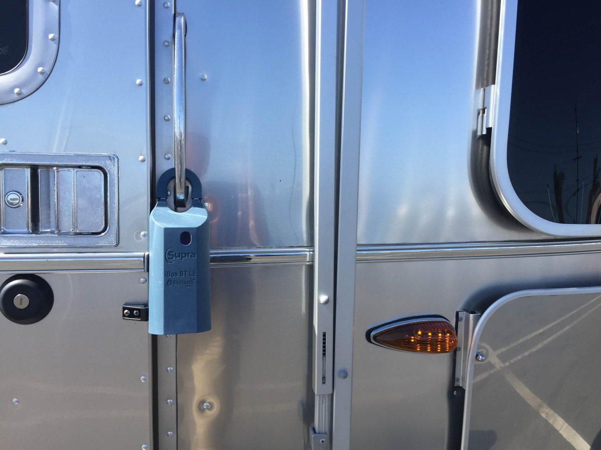 The Supra TRAC-Box stores keys right at the vehicle, allowing salespeople to stay with their customers throughout the sales process.