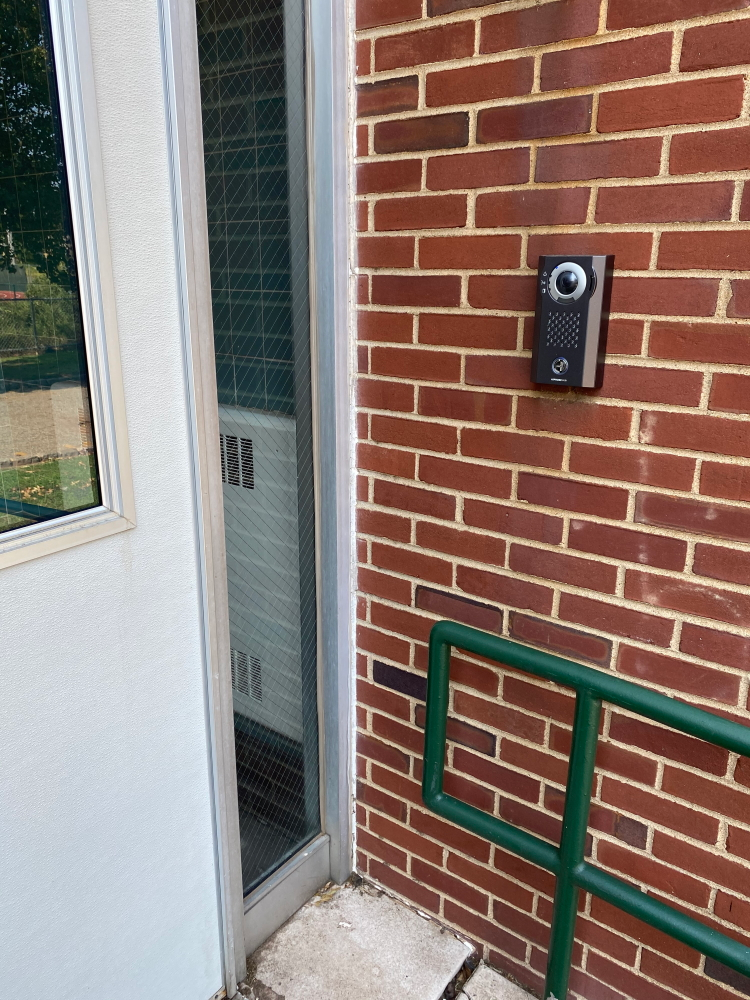 Aiphone has installed its IX Series intercom system at the Roselle Catholic High School in Roselle, New Jersey.