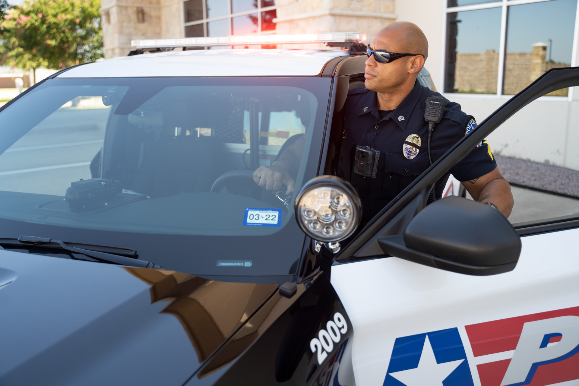 The M500, Motorola Solutions' AI-enabled in-car video system for law enforcement, introduces advanced analytics to drive operational efficiency, safety and transparency for law enforcement and citizens.