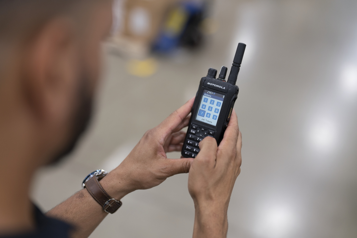 Motorola Solutions' MOTOTRBO R7 is a digital two-way radio with advanced audio features and a slim, rugged design to connect teams in loud, rough and dynamic environments.