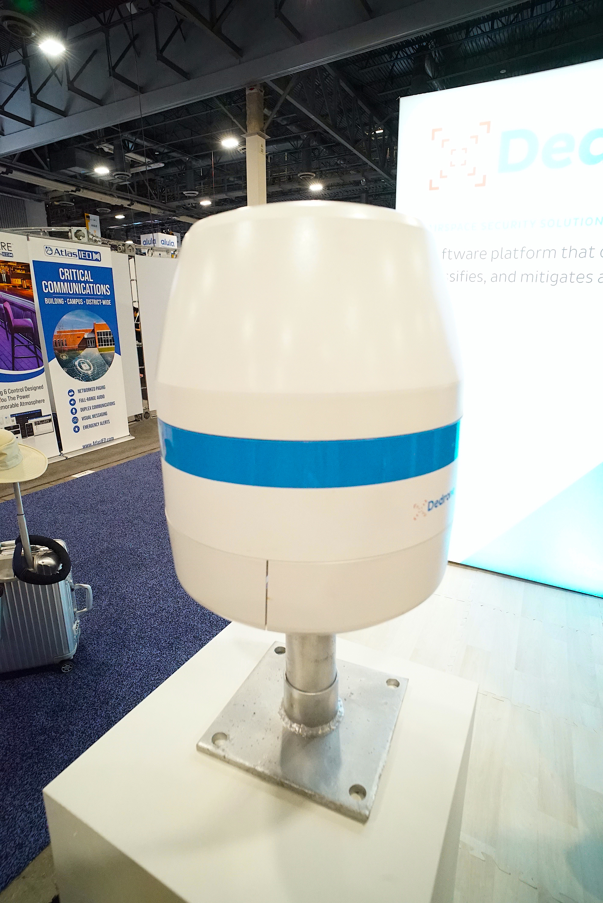 The new DedroneSensor RF-360 performs RF-based localization to find drones and pilots.