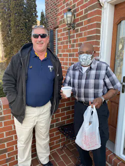 An Advantech employee personally delivers to a Meals on Wheels recipient. An Advantech employee personally delivers to a Meals on Wheels recipient.