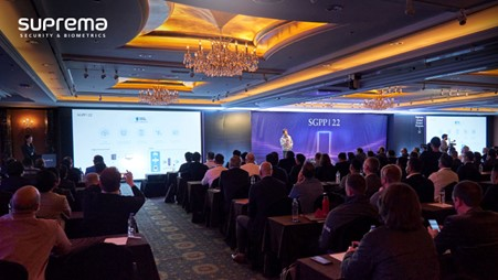 James Lee, Founder, and Chairman of Suprema Inc., addresses Suprema partners during the keynote speech at the SGPP 22 in Seoul.]