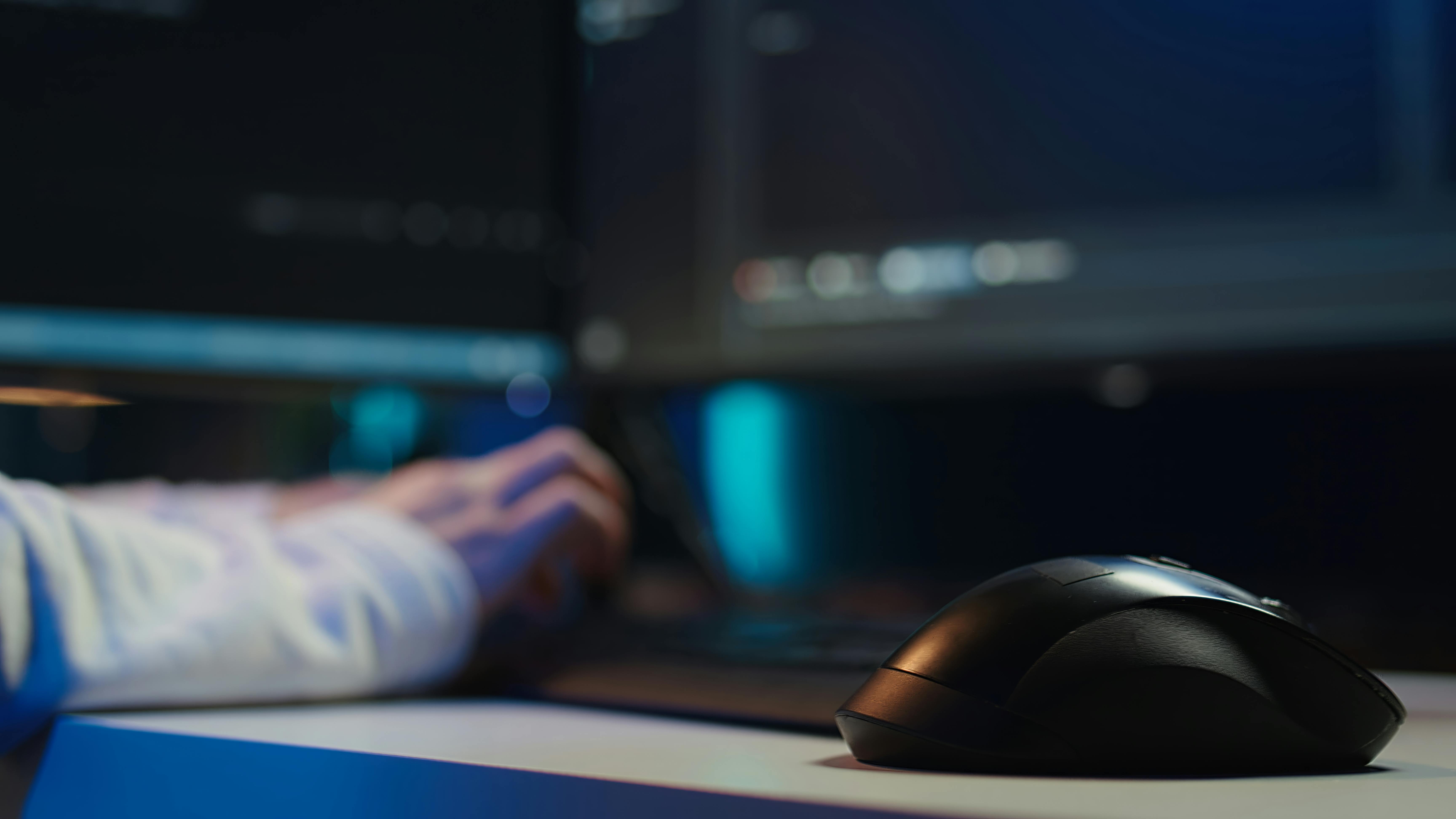 68599c594da31b1d7626ab83 Programmertypingcomputerfixsoftwarevulnerabilities