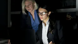 68e81daced0a5709400fd2e0 Businessteammatesworkinglate 68e81daced0a5709400fd2e0 Businessteammatesworkinglate