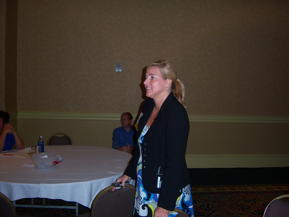 Stacey Finley Tappin of Apriva Vend discusses cashless vending costs during the Southeastern Vending Association Convention in Destin, Fla.