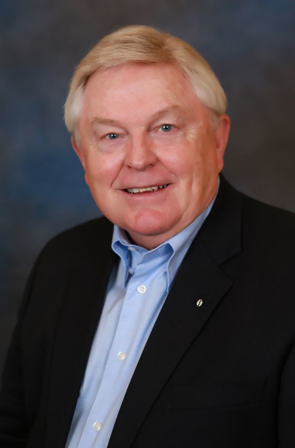 Dean Headshot 57eaa00fa6d1b