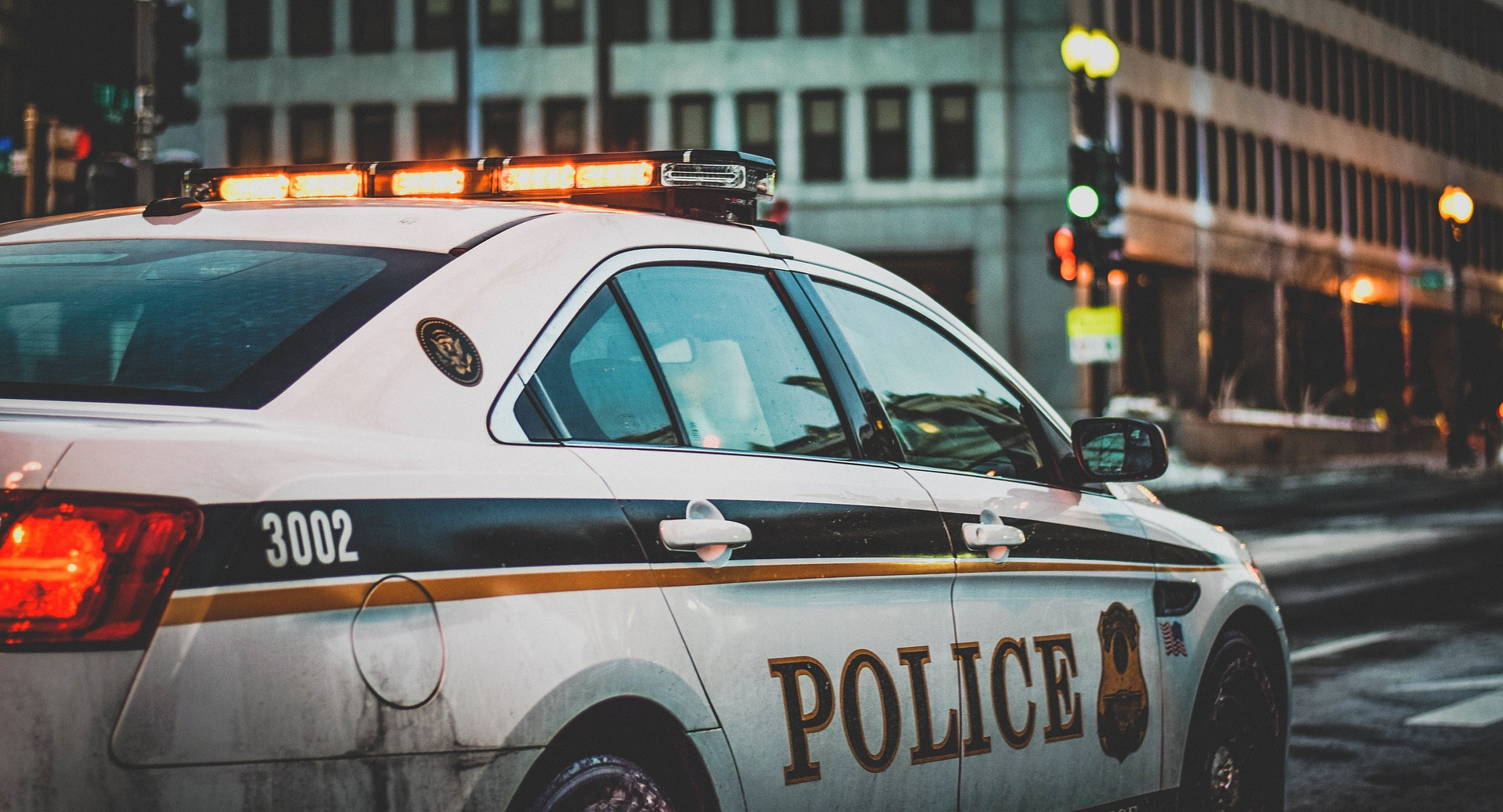 Squad Car 1209719 1920 5e7cd266542ad