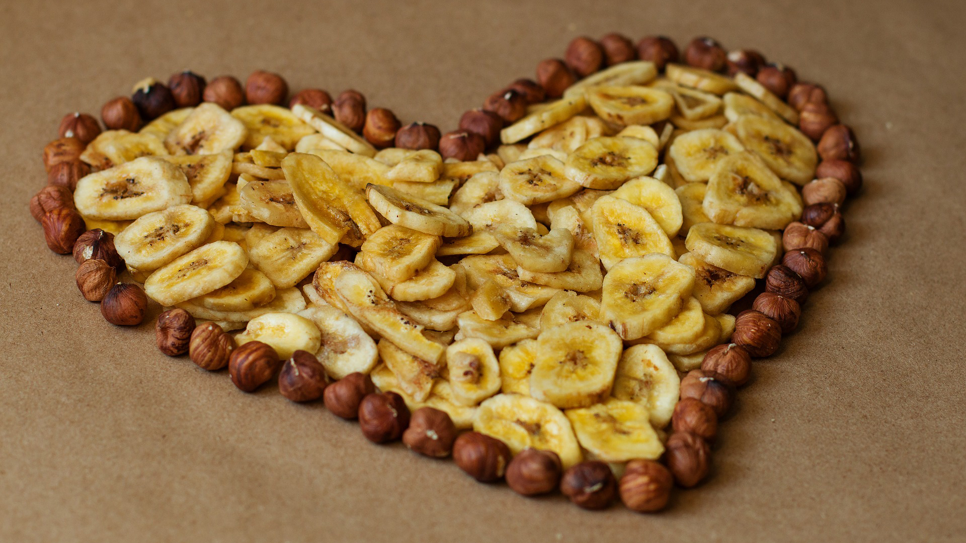 Banana Chips Heart Anastasia Gepp Pixabay 613e71b0f3b5b