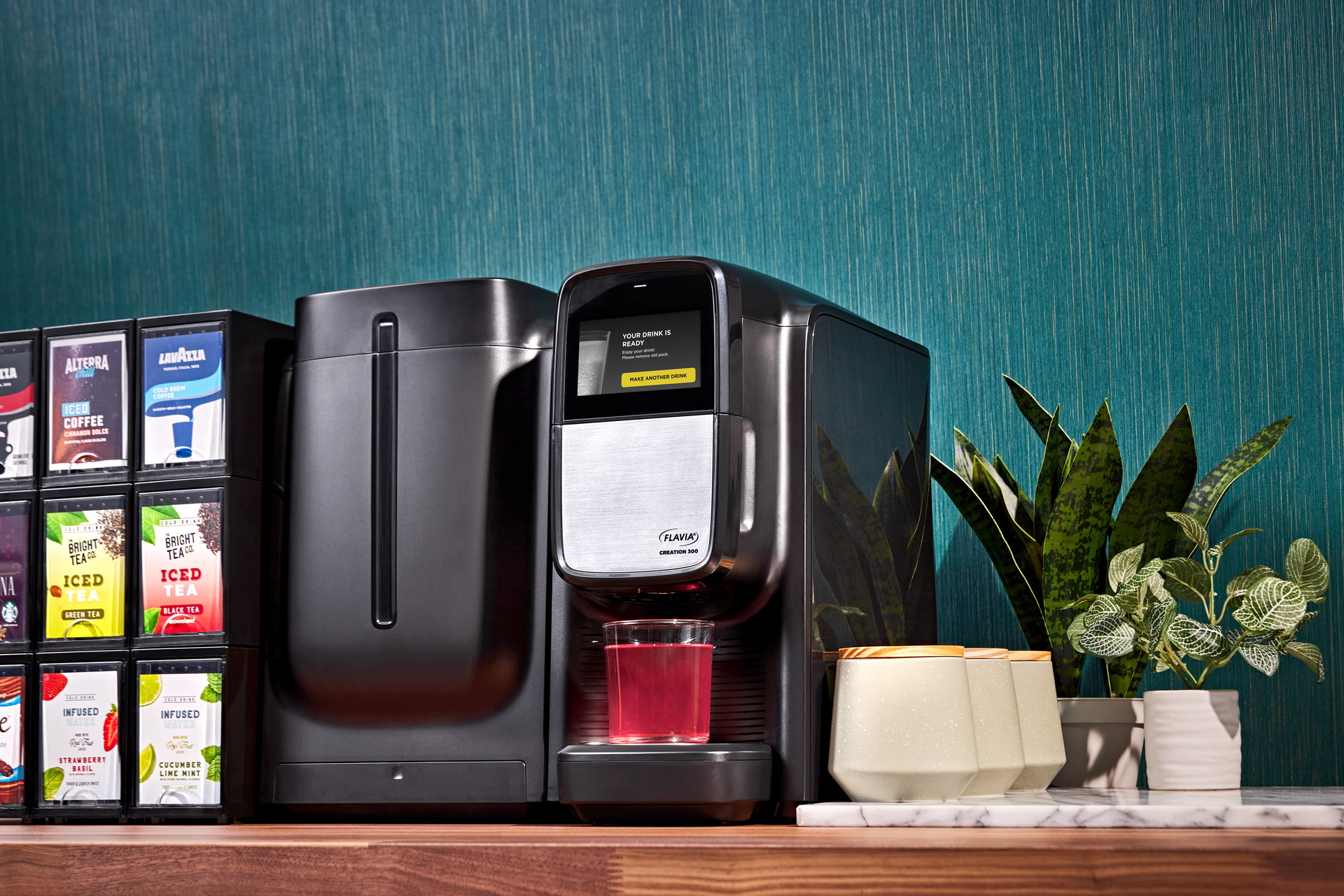 20230101 Lavazza C300 Chill Refresh Glamour Shot Add Beverage 0006