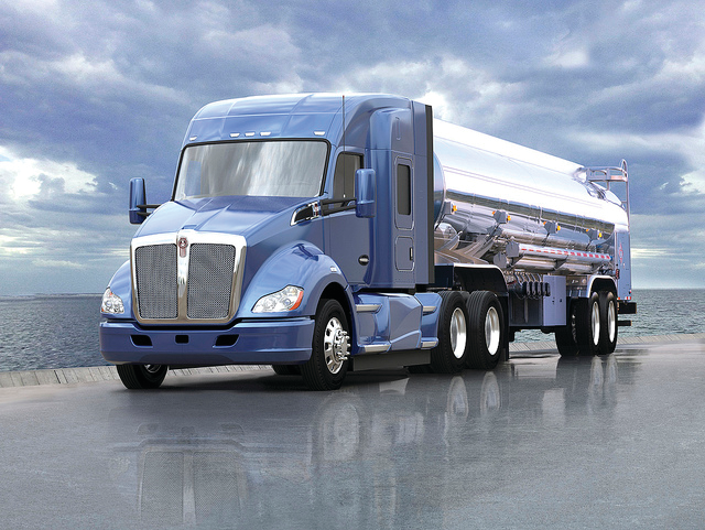 T680 Mid-Roof Sleeper