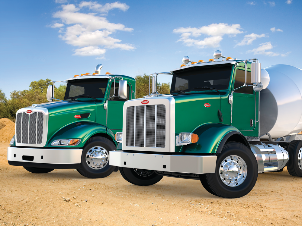 Peterbilt Motors Company announces the availability of the new 2013 Cummins Westport ISX12 G natural gas engine.