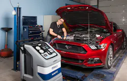 Technician Performing Ac Service 58d3d038ebfc6 Technician Performing Ac Service 58d3d038ebfc6