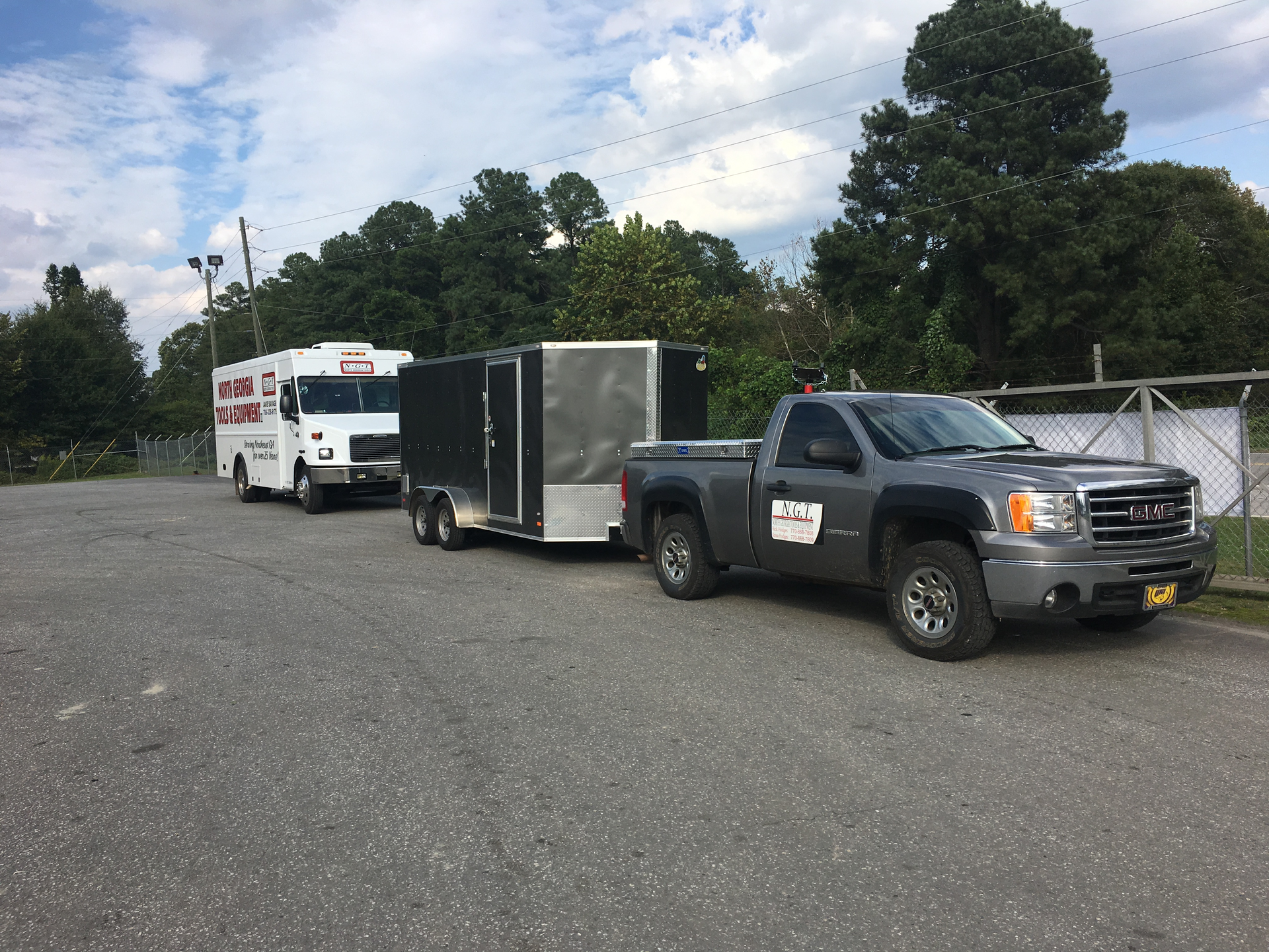 Rick Hodges believes in 'divide and conquer'. His business now consists of two 20&rsquo; Freightliner step vans and a GMC pickup pulling an 18&rsquo; trailer full of roll carts and toolboxes.