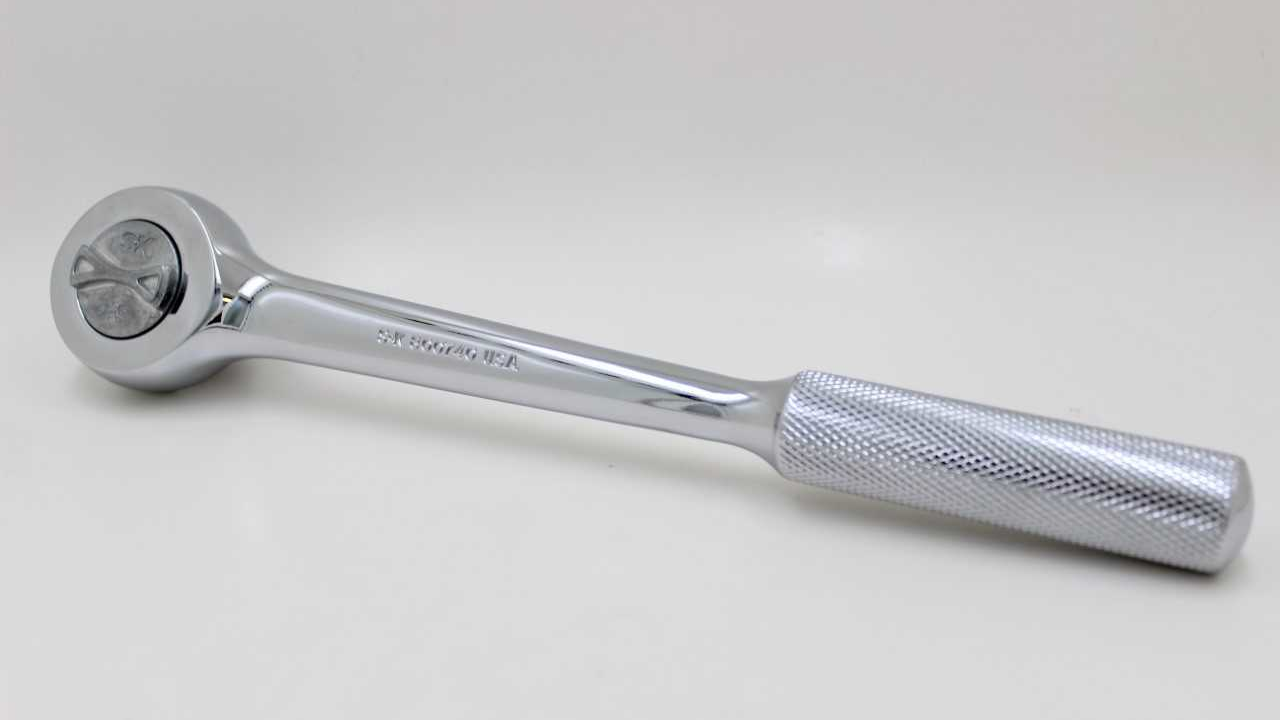 The DT ratchets have been engineered to offer automotive technicians the option to add tooth count to a standard ratchet.