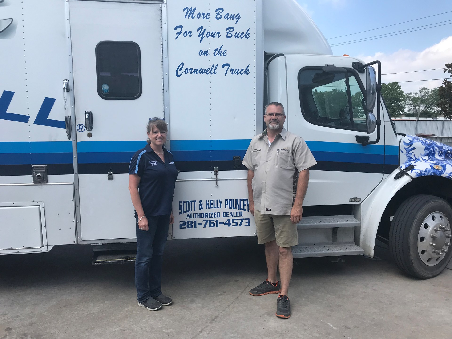 Kelly and Scottie Pouncey are a husband and wife tool dealing duo based in Spring, Tex.