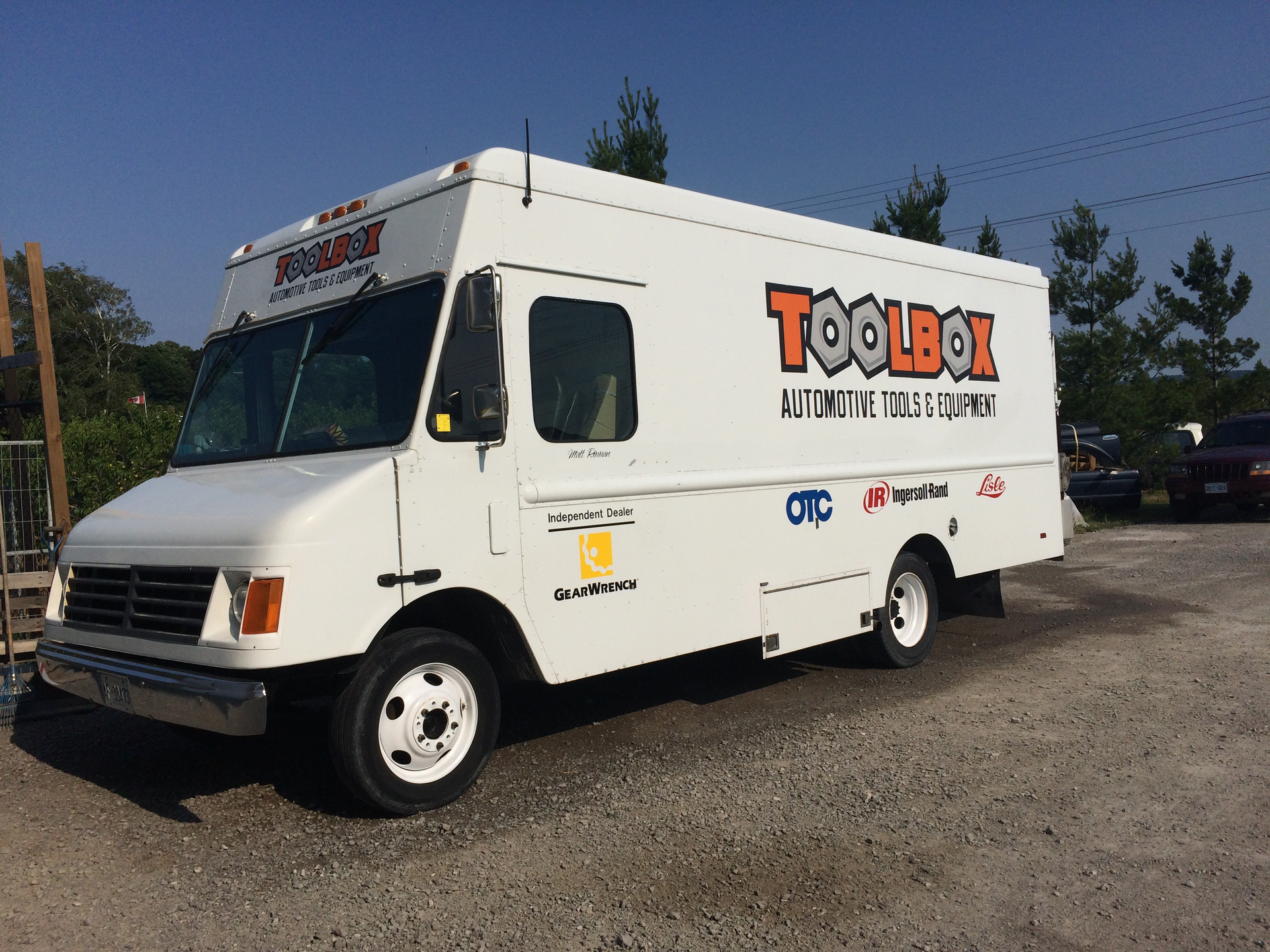 Ten-year independent dealer John Vahrmeyer and his 5-year employee, Matt Rowaan, who brand their trucks &ldquo;TOOLBOX Automotive Tools and Equipment,&rsquo; call on about 750 customers in the Niagara region of Eastern Canada over a two-week rotation.