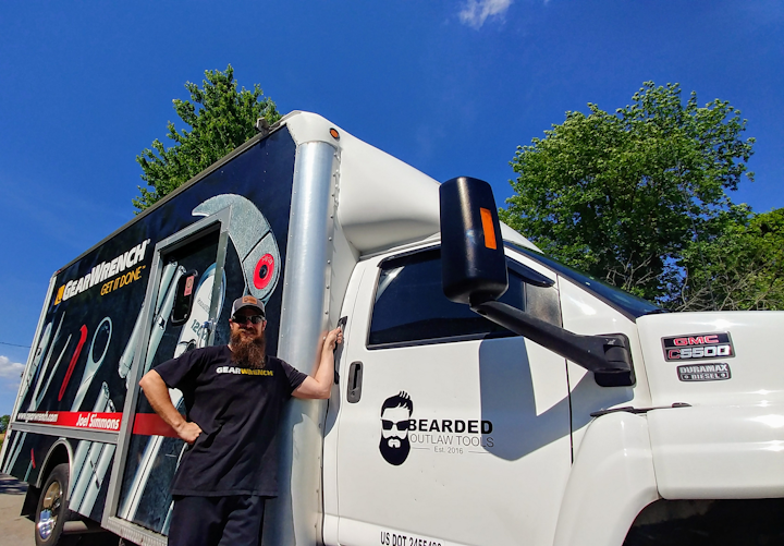 Independent distributor Joel Simmons says the GEARWRENCH wrap on his truck attracts attention from technicians.