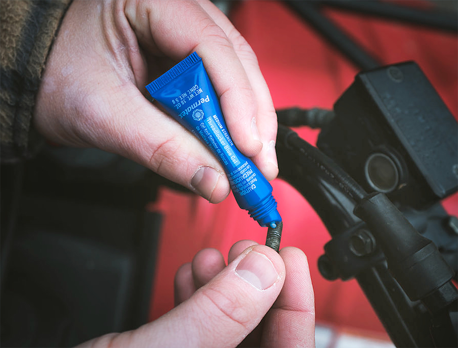 Permatex Gel Threadlocker Blue Application