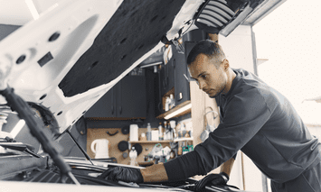 33ad534f Car Mechanic Technician Photo 109v05x000000000000028