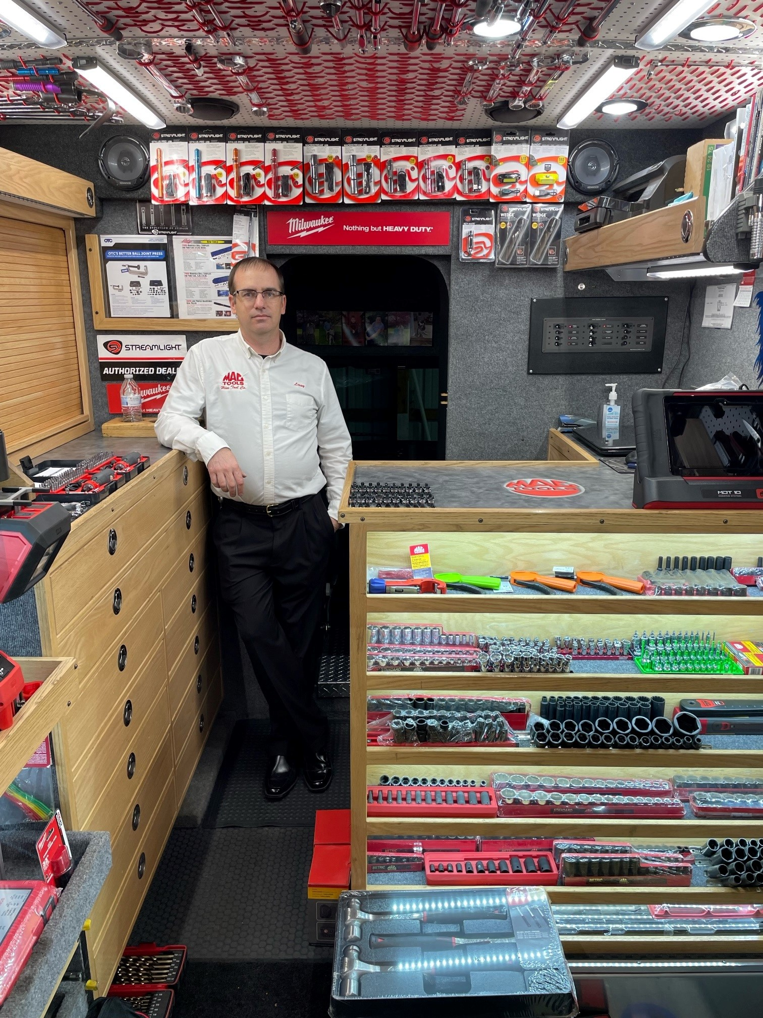 Leroy2 61bb59e3aa0fc 620fb1bd8c719