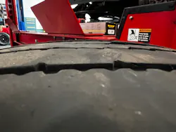 Figure 5 - Some TPMS tools come with the capability of evaluating tire conditions and detecting irregular patterns, which may lead to noises, vibration or handling concerns Figure 5 - Some TPMS tools come with the capability of evaluating tire conditions and detecting irregular patterns, which may lead to noises, vibration or handling concerns