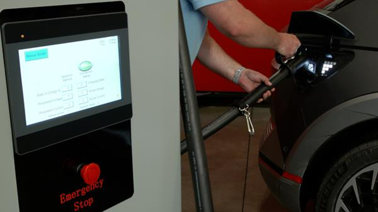 Lincoln Electric&rsquo;s 50kW DC fast charger