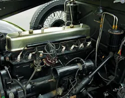 Figure 1- Distributor ignition system on a 1929 Marmon Figure 1- Distributor ignition system on a 1929 Marmon