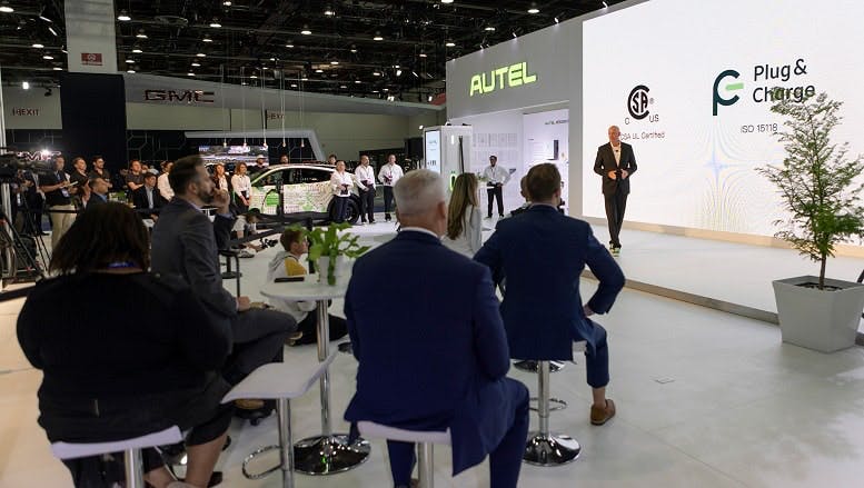 65b80180b62067001e09518f Auteljohnthomaskeynote1