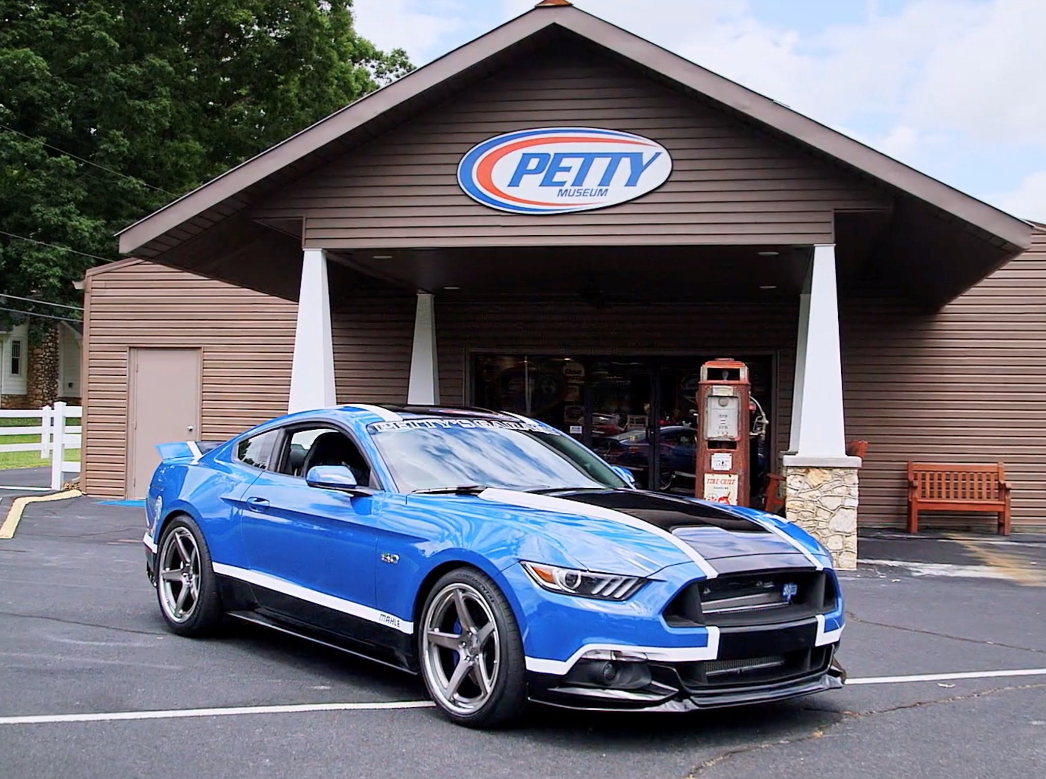 65b82e0d41c7e7001ead037a Mahletoawardgrandprizepettygaragemustangataapex